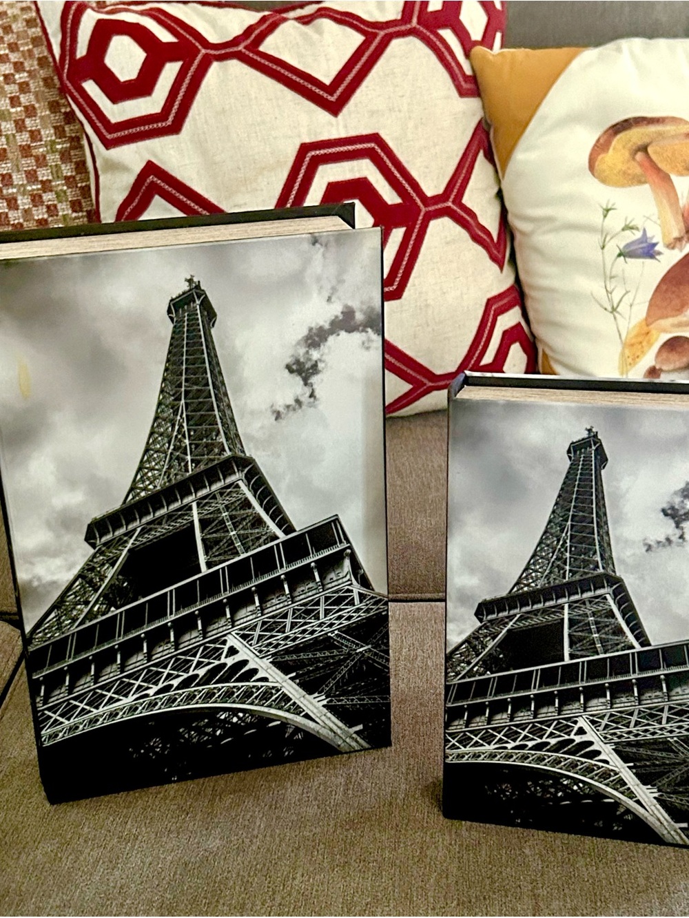 Z Gallerie Black and White Eiffel Tower Photo Art (Pair)